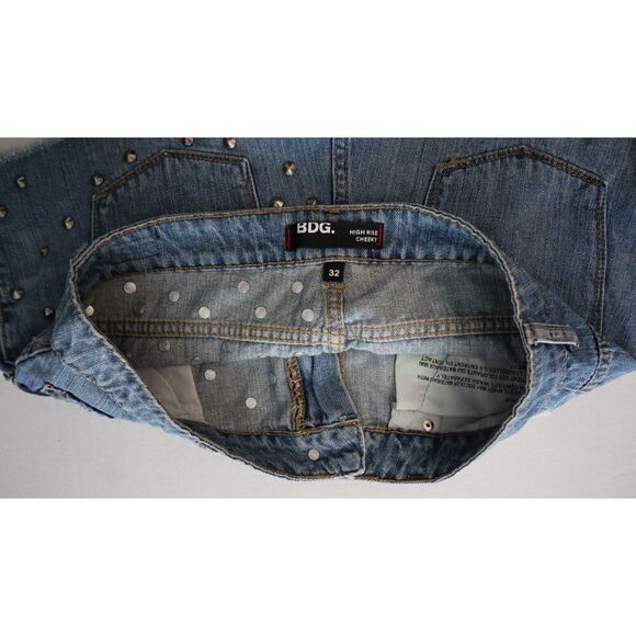 BDG x Urban Outfitters Women's Sz 32 Blue High-Rise Cheeky Studded Denim Shorts - Picture 3 of 6